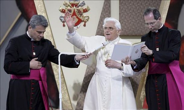 Sopresa en la Iglesia Argentina por el anuncio del Papa Benedicto XVI
