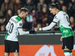gol y asistencia de alexis mac allister en el triunfo 5-1 del liverpool por europa league