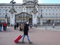 Más de 100.000 personas han muerto de coronavirus en el Reino Unido