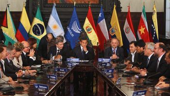 la unasur, indignada por lo sucedido con evo morales la unasur, indignada por lo sucedido con evo morales