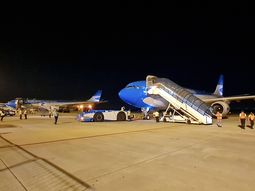 Llegó el primero de los aviones de Aerolíneas que traen de Rusia más vacunas Sputnik V