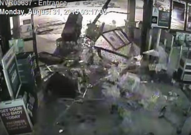 VIDEO: Mirá cómo se roban un cajero entero y se lo llevan en camioneta