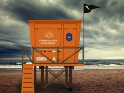 nuevo banderin negro en las playas bonaerenses para alertar por la caida de rayos nuevo banderin negro en las playas bonaerenses para alertar por la caida de rayos