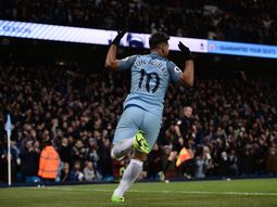 El Kun metió el cuarto del City ante West Ham El Kun metió el cuarto del City ante West Ham