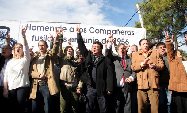El Justicialismo bonaerense homenajeó a los caídos en José León Suárez