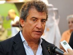 paso: urribarri piensa en una alianza kirchnerista para enfrentar a scioli paso: urribarri piensa en una alianza kirchnerista para enfrentar a scioli