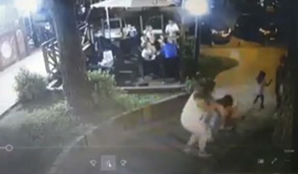 Un pino de 13 metros cayó sobre una nena de 5 años en Costa del Este