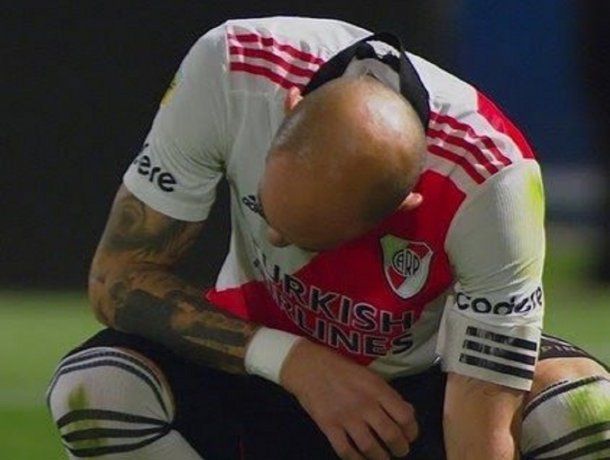 River: Javier Pinola sufrió una fractura en el codo derecho