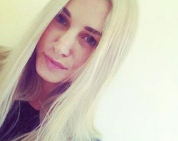 Murió luego de que el novio la besara