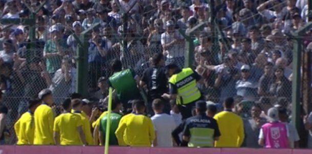 Incidentes en la tribuna de Sarmiento previo al partido ante Boca