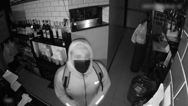 Varias cámaras de seguridad lo captaron en pleno robo y sigue saliendo en libertad.&nbsp;