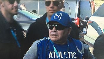 maradona junto a los pumas en inglaterra: no es un partido mas maradona junto a los pumas en inglaterra: no es un partido mas