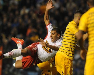 El presidente de Huracán negó contactos con Boca por Wanchope Ábila