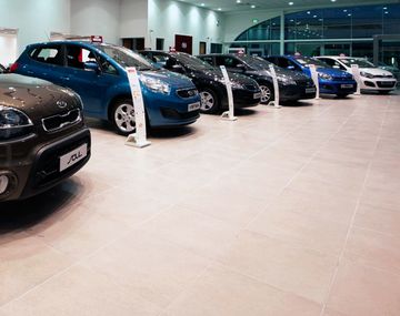 Por la suba del dólar