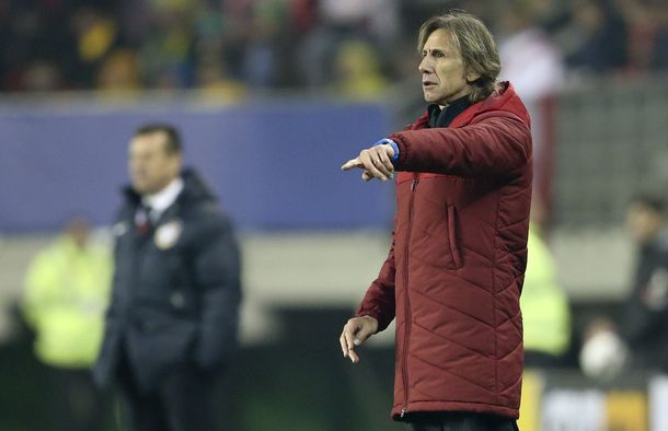 Gareca defiende a Martino: Es una locura pedir su cabeza