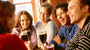 dime que edad tienes y te dire como festejaras el dia del amigo dime que edad tienes y te dire como festejaras el dia del amigo