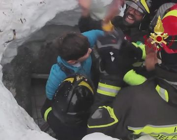 Ascienden a ocho los sobrevivientes de la avalancha en un hotel de Italia