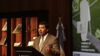 Echegaray anunció nuevo sistema para controlar el negocio del fútbol. Echegaray anunció nuevo sistema para controlar el negocio del fútbol.