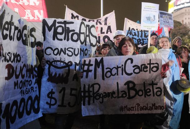 Fue masivo el primer cacerolazo contra el gobierno de Mauricio Macri y el tarifazo