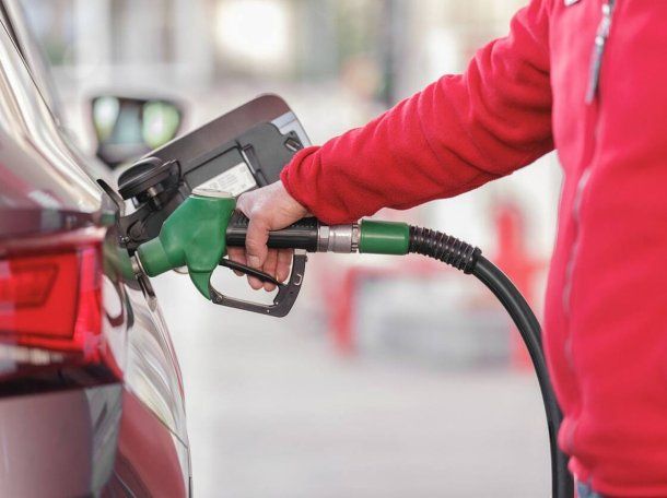 Suben los impuestos a los combustibles líquidos y se espera el impacto en los precios en surtidor Suben los impuestos a los combustibles líquidos y se espera el impacto en los precios en surtidor