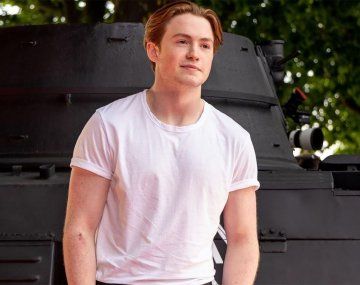 Actor británico reveló por la fuerza que es bisexual