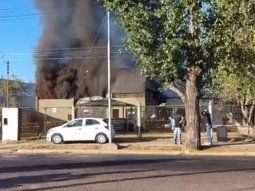 Voraz incendio en un conocido boliche de Mendoza