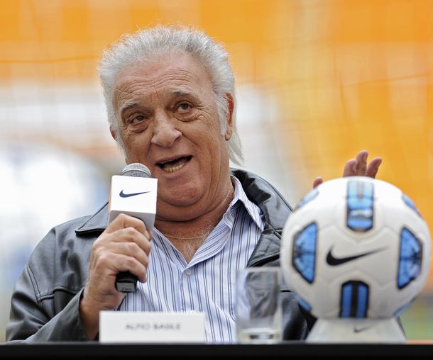 Basile: El equipo de La Volpe era superior a este Boca de Arruabarrena