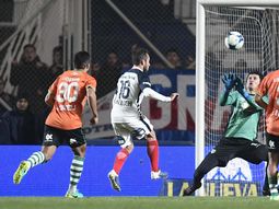 La gran definición de Belluschi para el gol del Ciclón La gran definición de Belluschi para el gol del Ciclón