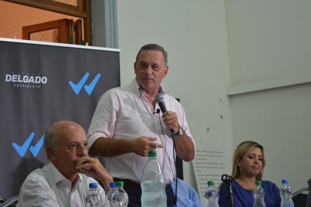 El precandidato presidencial Álvaro Delgado planteó sus suspicacias sobre el respaldo del PT de Brasil al Frente Amplio.