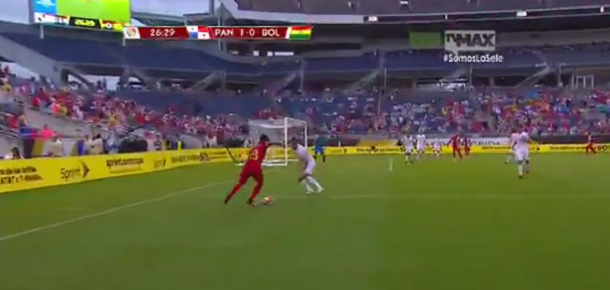 Un calco: un jugador de Panamá imitó la gambeta de Messi a Boateng