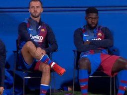 Los hinchas del Barcelona abuchearon a los jugadores culpables de la salida de Messi