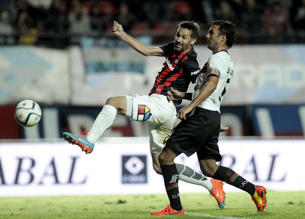 En un partido caliente, San Lorenzo derrotó a Vélez en el Bajo