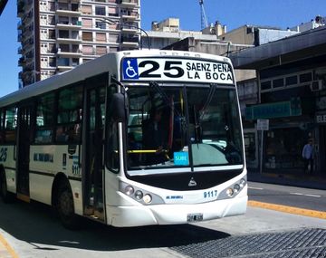 La línea 25 está de paro por el ataque a un chofer: lo apuñalaron en La Boca