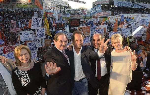 Ya en campaña, Scioli prometió obras en Tucumán
