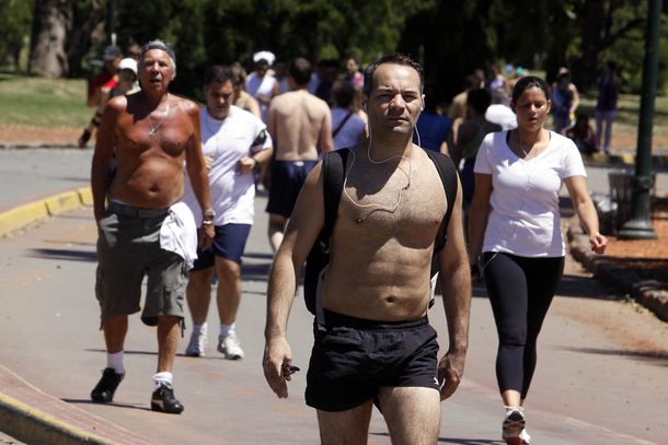 Renuevan alerta amarilla por la ola de calor en la Ciudad