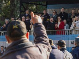 Así encabezaron el desfile militar por el 9 de Julio los Veteranos de Malvinas