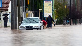 neuquen: un muerto y 1.300 evacuados por el temporal neuquen: un muerto y 1.300 evacuados por el temporal