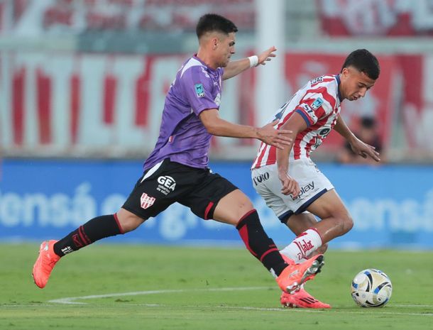 Unión venció 2-1 a Instituto en Córdoba y se trepó al tercer puesto