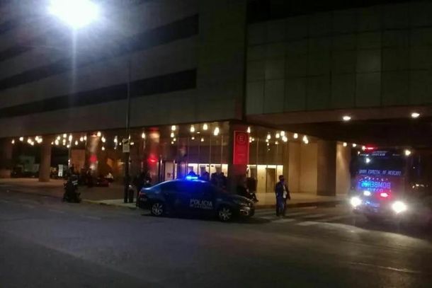 Amenaza de bomba en Unicenter: evacuaron el shopping
