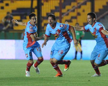 Arsenal comienza su camino en la Libertadores en México