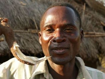 La Hiena, el trabajador sexual que le pagan por acostarse con menores