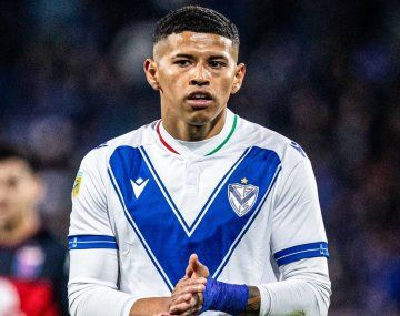 Dura noticia para Vélez: Imanol Machuca suspendido un año por la FIFA