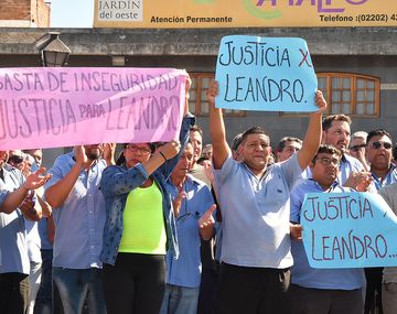 Así trabajan a diario en la línea 620: Estamos tratando de superar la muerte de Leandro y salimos con miedo