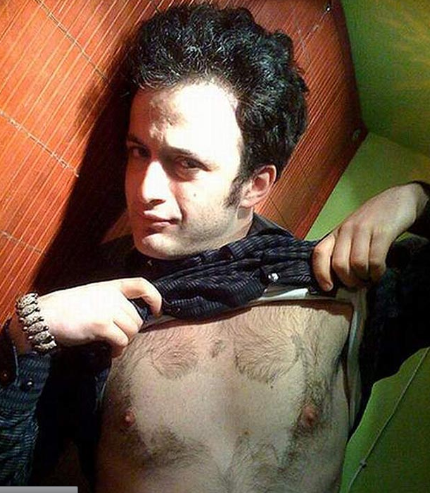 Hombres que hacen arte con su abundante vello corporal