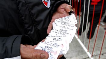 aparecieron las entradas para la reventa a mas de 2 mil pesos aparecieron las entradas para la reventa a mas de 2 mil pesos
