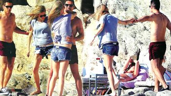 el cholo simeone y carla pereyra se relajaron en ibiza a la espera del nacimiento de su hija el cholo simeone y carla pereyra se relajaron en ibiza a la espera del nacimiento de su hija