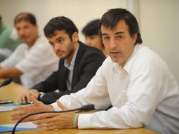 la ciudad y los docentes reanudan el dialogo en busca de un acuerdo salarial la ciudad y los docentes reanudan el dialogo en busca de un acuerdo salarial