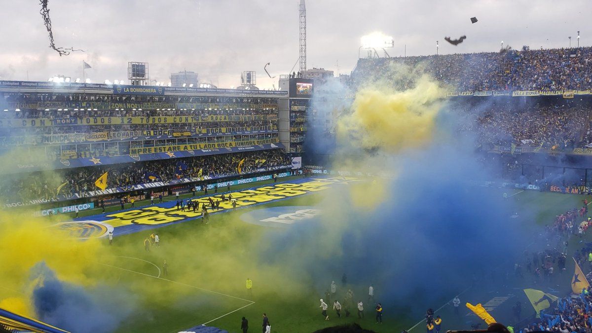 VIDEO Así fue el recibimiento de los hinchas de Boca ante River