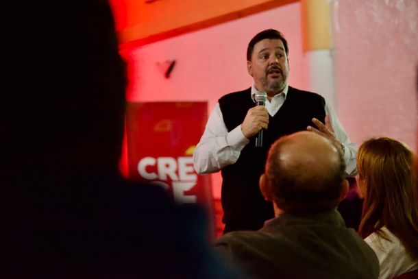 El senador Adrián Peña falleció la noche del jueves en un acidente de tránsito en Canelones.