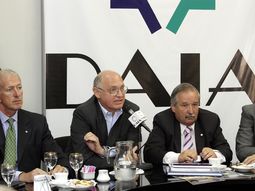 El gobierno y las familias estamos en el mismo camino